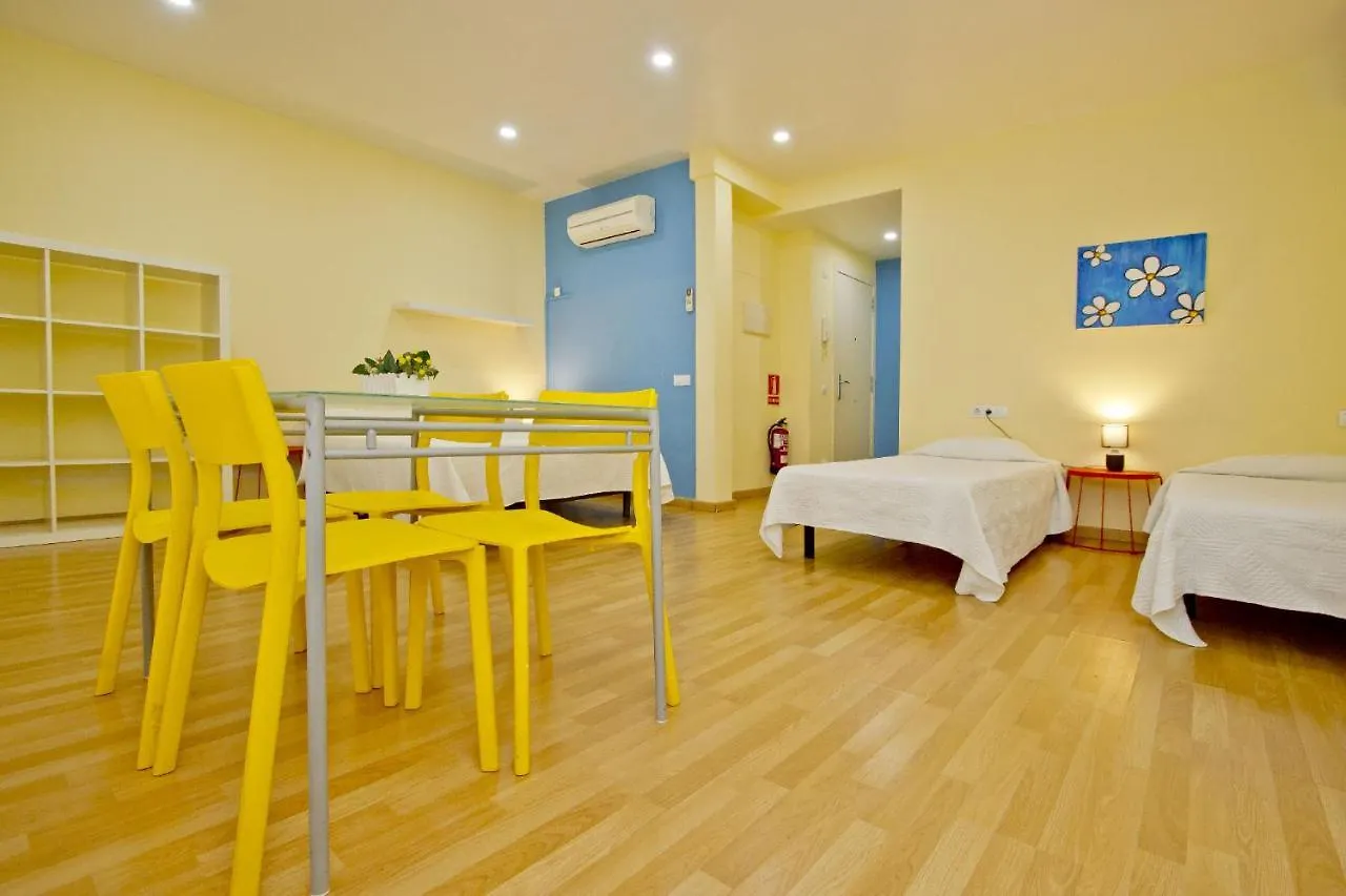 Barcelona City Apartment 0*,